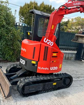 E197 ESCAVATORE 20 q KUBOTA GIROSAGOMA