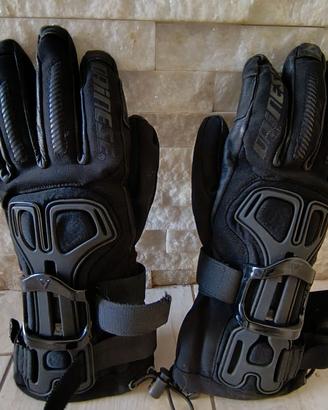 2 COPPIE DI GUANTI DAINESE SNOWBOARD
