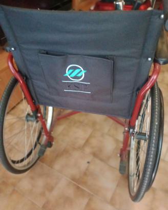 sedia a rotelle  e deambulatore 