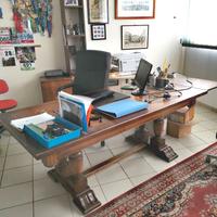 Tavolo da soggiorno in legno massiccio