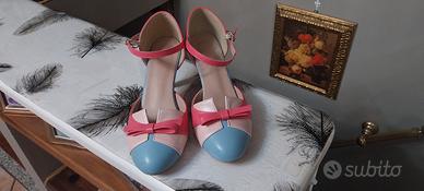 Paio di scarpe a tacchi