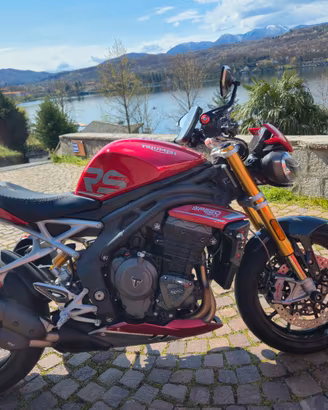 Triumph speed triple 1200 rs 