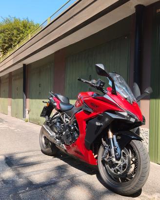 Suzuki gsx-s 1000 gt del 2025 ancora in garanzia