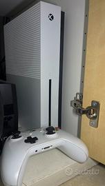 XBOX One S 1Tera (cavi,console,joypad, scatola)