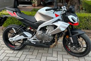Aprilia Tuono 457