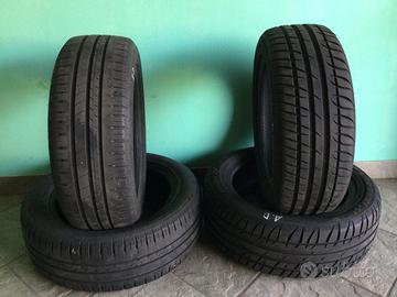 Gomme auto