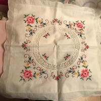 Federe ricamate e cuscini per sedia