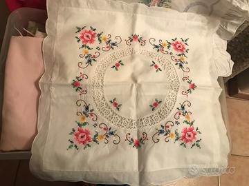 Federe ricamate e cuscini per sedia