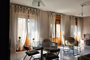 Indipendente con terrazza e negozio