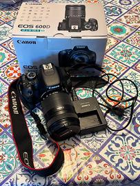 Canon eos 600 D con obiettivo 18-135