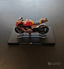 Modellino Ducati Desmosedici GP11 Rossi