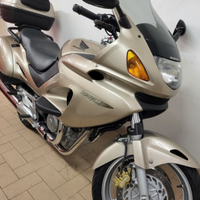 Pronta a partire Honda Deauville