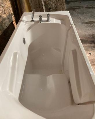 Vasca da bagno con sportello