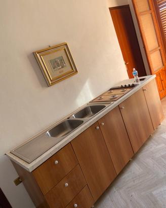 Cucina Con Base Tipo Marmo