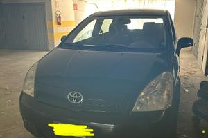 toyota corolla verso 2005