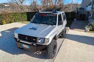 Mitsubishi Pajero 3.5 benzina/gas vettura 