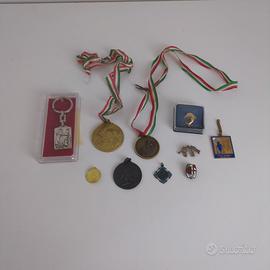 Lotto 10 medaglie pin medagliette vintage Milan