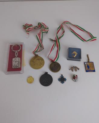 Lotto 10 medaglie pin medagliette vintage Milan