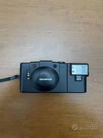 Macchina fotografica Olympus xa2 + Flash a11