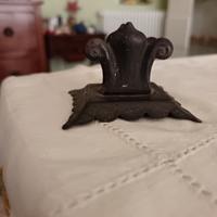 Porta fiammiferi antico in ferro