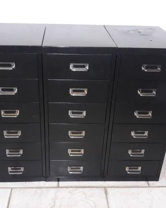 Cassettiere in metallo