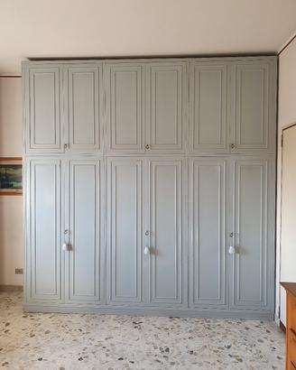 Armadio a 12 ante in legno massello - modernariato