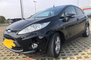 Ford fiesta titanium 1.4 95cv Gpl