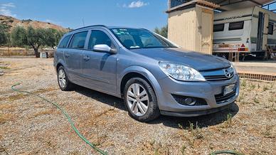 Opel astra 1.8 gpl + gancio traino