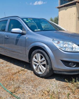 Opel astra 1.8 gpl + gancio traino