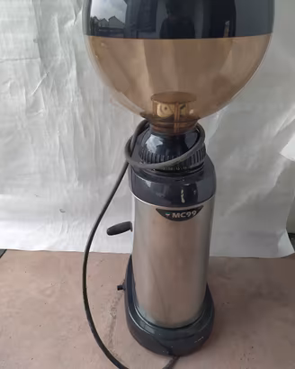 Macinacaffè professionale.