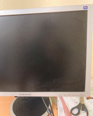 MONITOR SAMSUNG 18 POLLICI