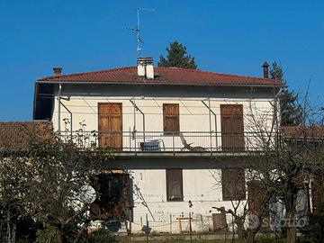 Villa Bifamiliare Con 300 MQ DI GIARDINO