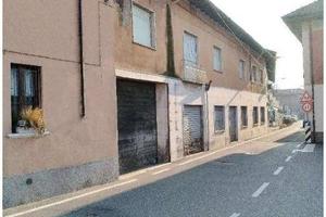 Immobile in asta di 1286 m² con più di 5 locali a 