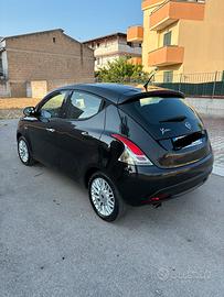 Lancia Ypsilon 1.2 Benz/GPL