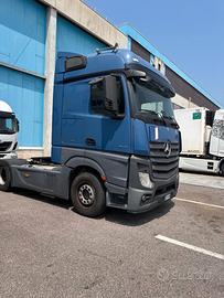 Mercedes Actros 1845