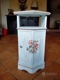 Mobile esagonale restaurato