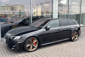AUDI RS4