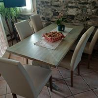 tavolo con sedie 