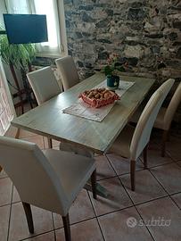 tavolo con sedie 