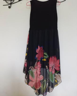 Abito Nero Hi-Lo con Fantasia Floreale Tropicale -