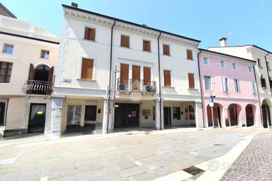 5 LOCALI A LATISANA