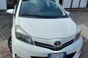 Toyota yaris 1.3 5 porte mod style benzina