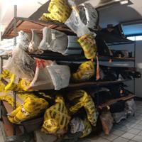 Stock magazzino auto ricambi