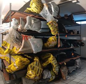 Stock magazzino auto ricambi