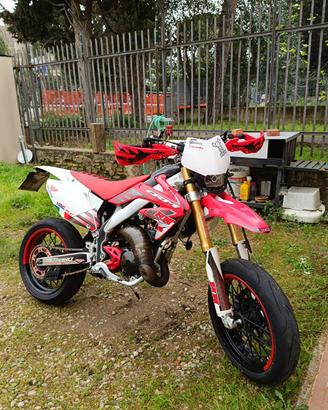 HM CRM 125