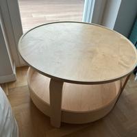 Tavolino IKEA color legno chiaro