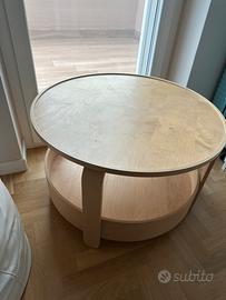 Tavolino IKEA color legno chiaro