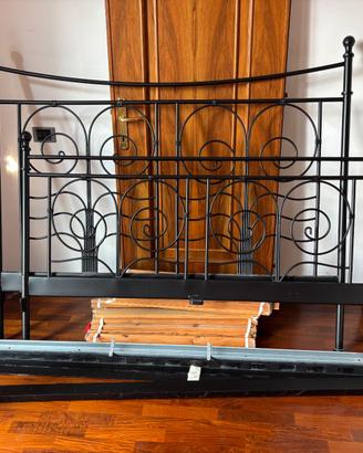 Letto matrimoniale ferro battuto IKEA con doghe