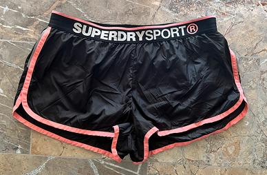 Short Sport donna “ Superdry” neri e rosa Tg M