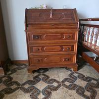 Cassettiera con ribalta